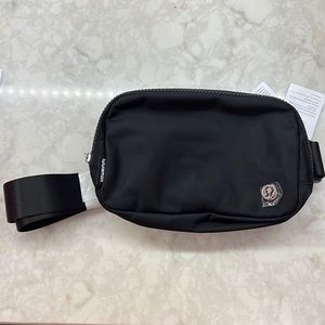 NWT Lululemon Everywhere Belt Bag Black